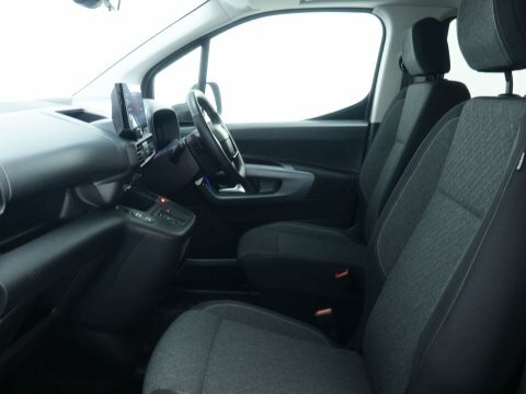 Vauxhall Combo Life Design XL White #36