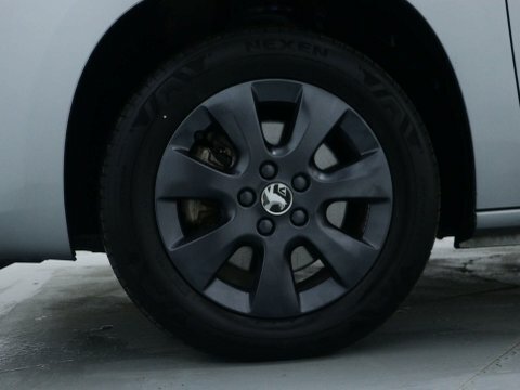 Vauxhall Combo Life Design XL White #11