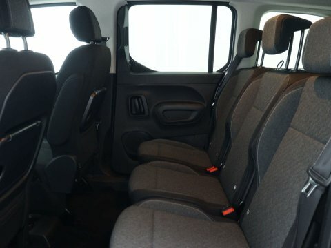 Vauxhall Combo Life Design XL White #39
