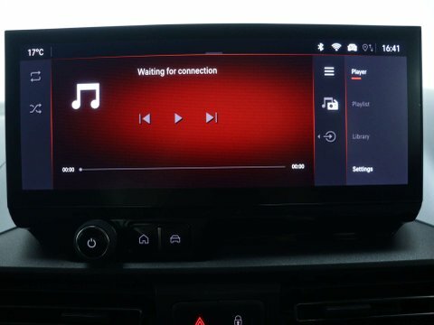 Vauxhall Combo Life Design XL White #16