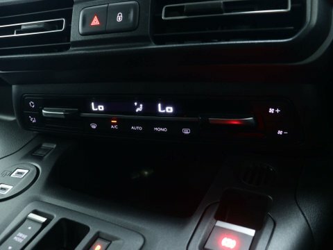 Vauxhall Combo Life Design XL White #23