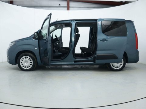 Vauxhall Combo Life Ultimate XL 136Ps Blue #48