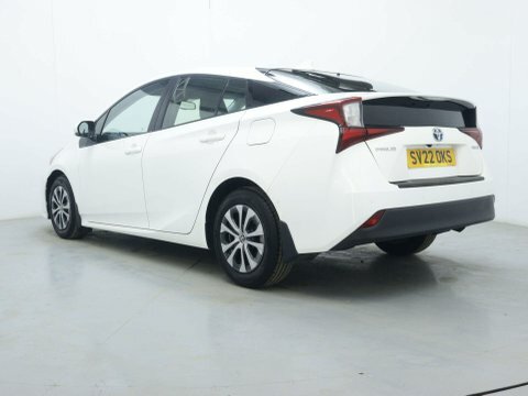 Toyota Prius Hatchback White #5