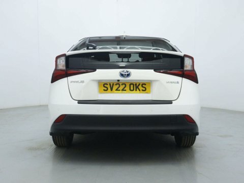 Toyota Prius Hatchback White #6