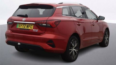 MG MG5 Estate Red #4