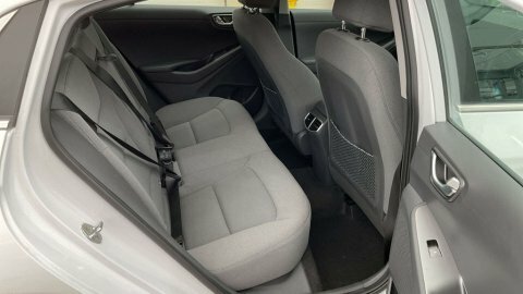 Hyundai Ioniq Hatchback KY22VTV White #5