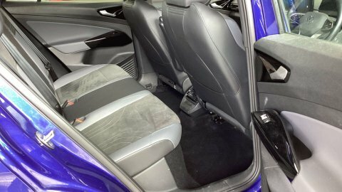 Volkswagen ID.4 Suv Blue #5