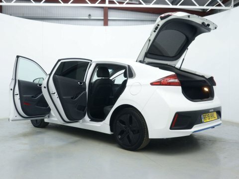 Hyundai Ioniq Hatchback #52
