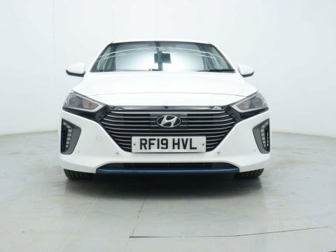 Hyundai Ioniq Hatchback White #2