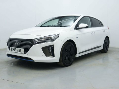 Hyundai Ioniq Hatchback White #3