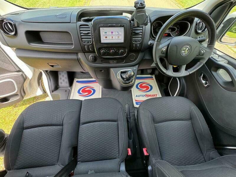 Vauxhall Vivaro 1.6 Cdti 2700 Biturbo White #2