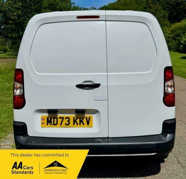 Citroen Berlingo Diesel White #8