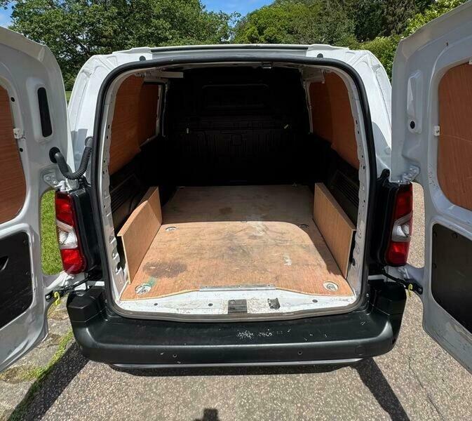 Citroen Berlingo Diesel White #15