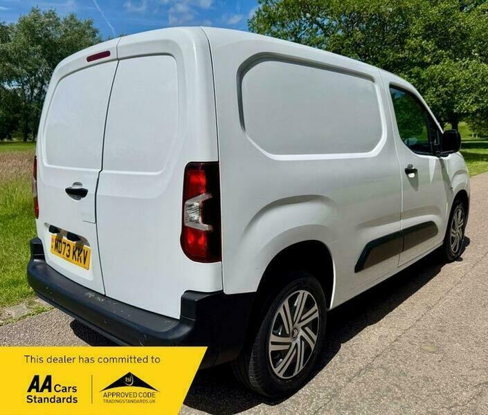 Citroen Berlingo Diesel White #9