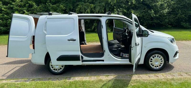 Vauxhall Combo 1.5 Turbo D Se Mpv 6Spd Euro 6 Black #23