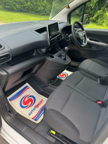 Vauxhall Combo 1.5 Turbo D Se Mpv 6Spd Euro 6 Black #15