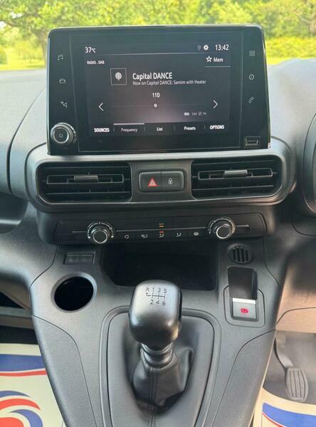 Vauxhall Combo 1.5 Turbo D Se Mpv 6Spd Euro 6 Black #22