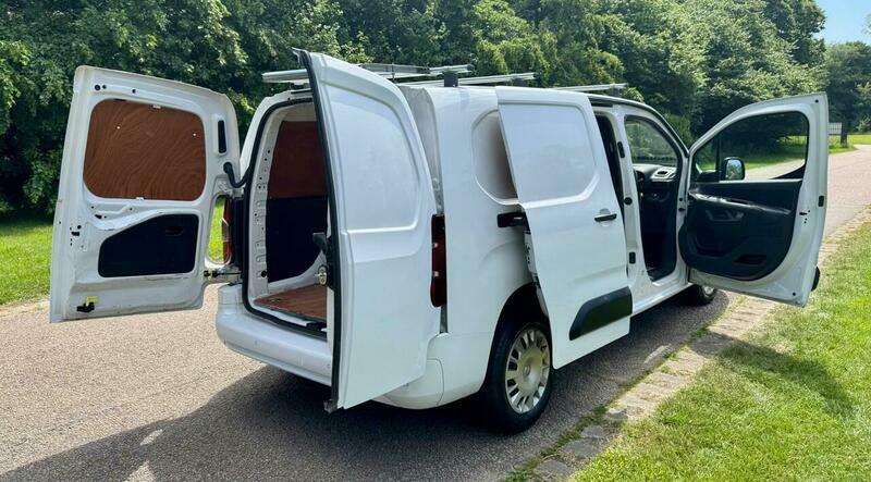 Vauxhall Combo 1.5 Turbo D Se Mpv 6Spd Euro 6 Black #28