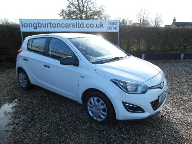 Hyundai I20 Hatchback 1.2 Classic 2012 White #2