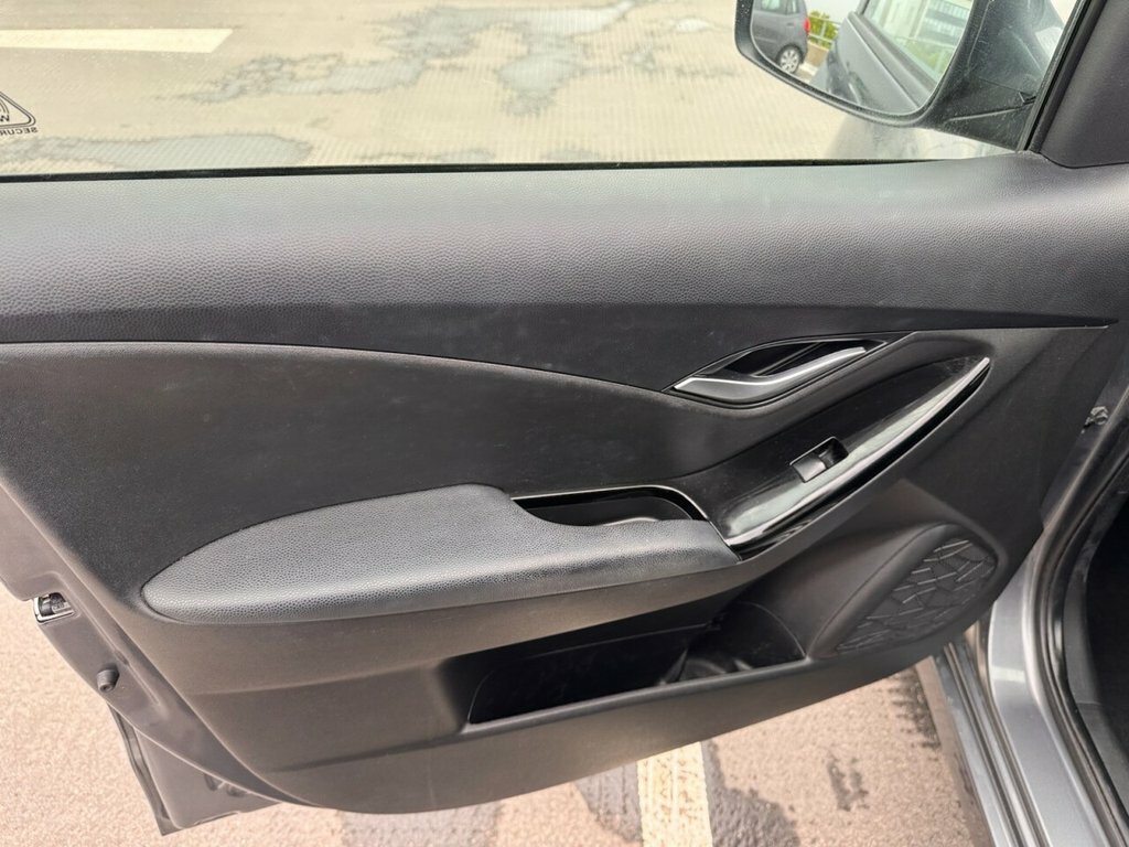 Hyundai Ix20 1.4 Crdi Active Hatchback Euro 5 White #19