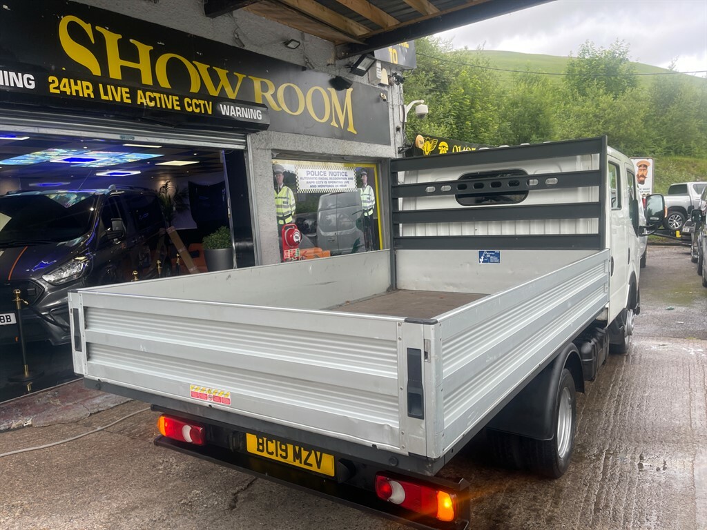 Nissan NT400 Dci 35.13Dropside Crew-cab White #4