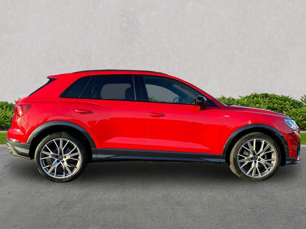 Audi Q3 35 Tfsi Black Edition S Tronic 20 Alloy Red #3