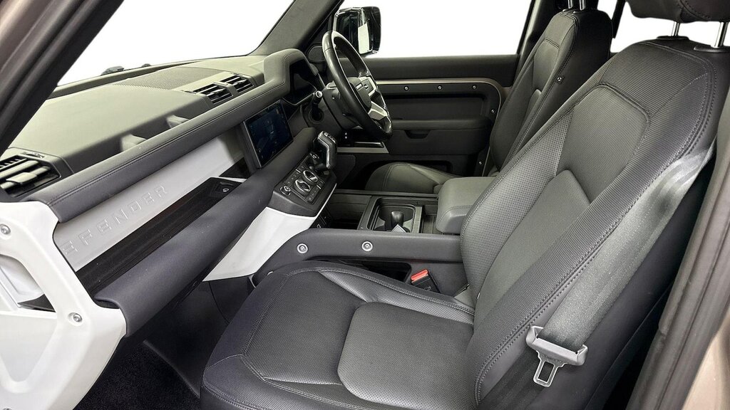 Land Rover Defender 110 3.0 D250 Se 110 XRZ4532 Brown #3