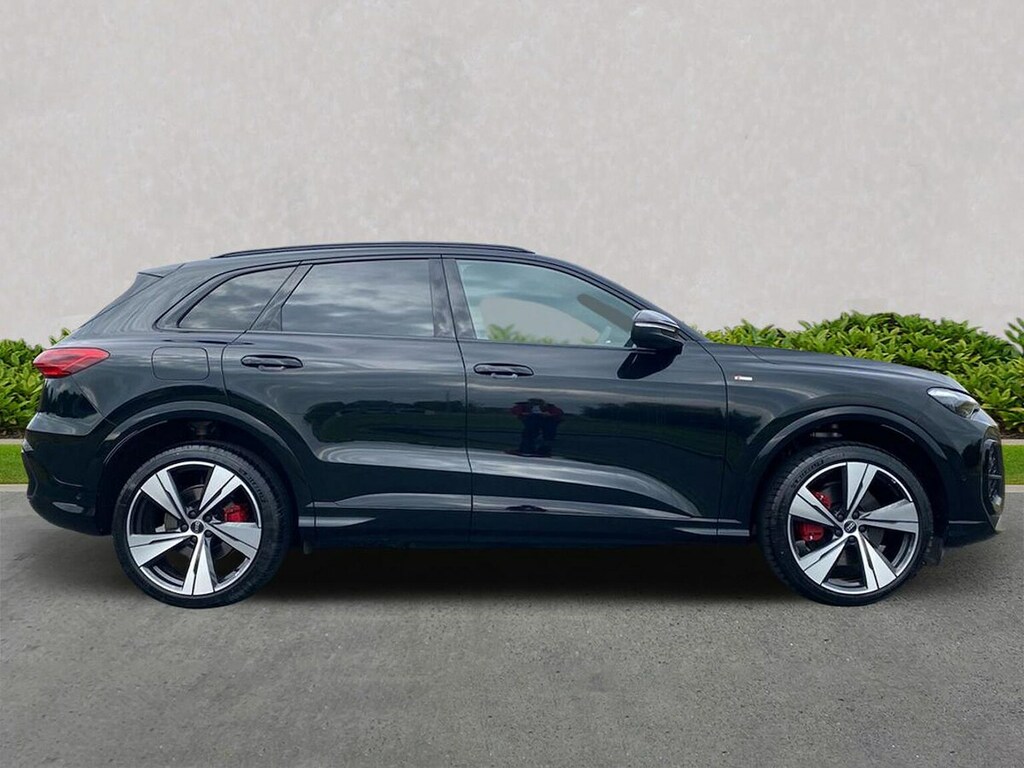 Audi Q5 2.0 Tdi Quattro Edition 1 S Tronic Sv NU75BBV Black #3