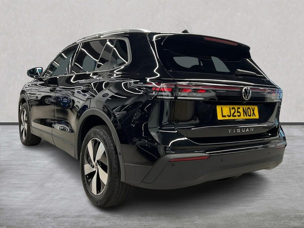 Volkswagen Tiguan 2.0 Tdi Match Dsg LJ25NOX Black #2