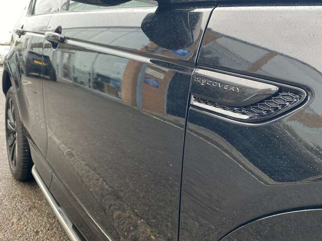 Land Rover Discovery Sport 2.0 D200 Dynamic Se 5 Seat Black #3