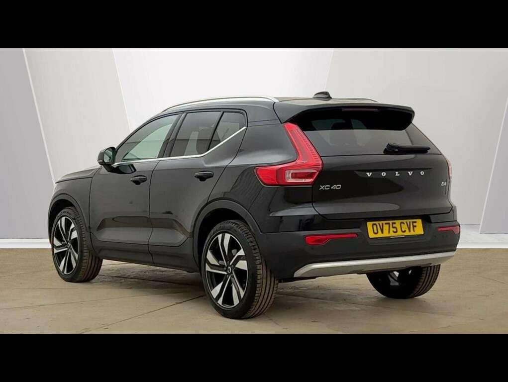 Volvo XC40 2.0 B4p Ultra Dark OV75CVF Black #3