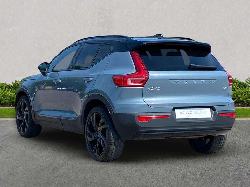 Volvo XC40 2.0 B4p R Design Pro Awd 7 Speed FE71HVH Grey #2