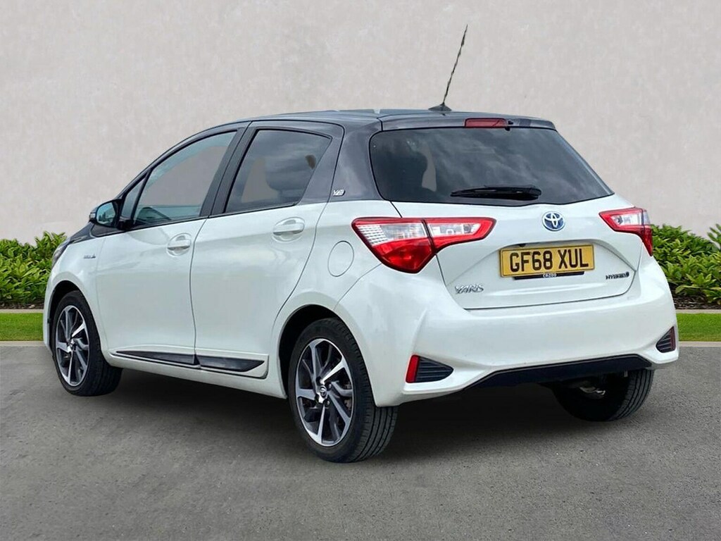 Toyota Yaris 1.5 Vvt-h Y20 Hatchback Hybrid E-cvt Eu GF68XUL White #2