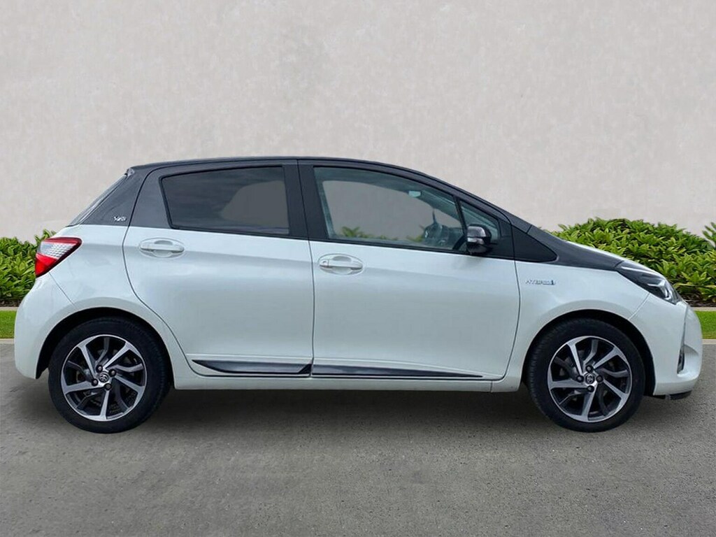 Toyota Yaris 1.5 Vvt-h Y20 Hatchback Hybrid E-cvt Eu GF68XUL White #3