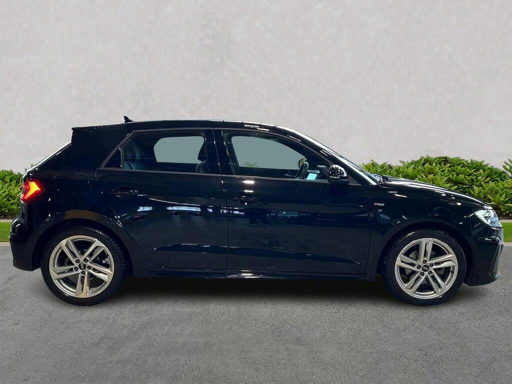 Audi A1 1.0 Tfsi 30 S Line Sportback Eur DA22MWW Black #3