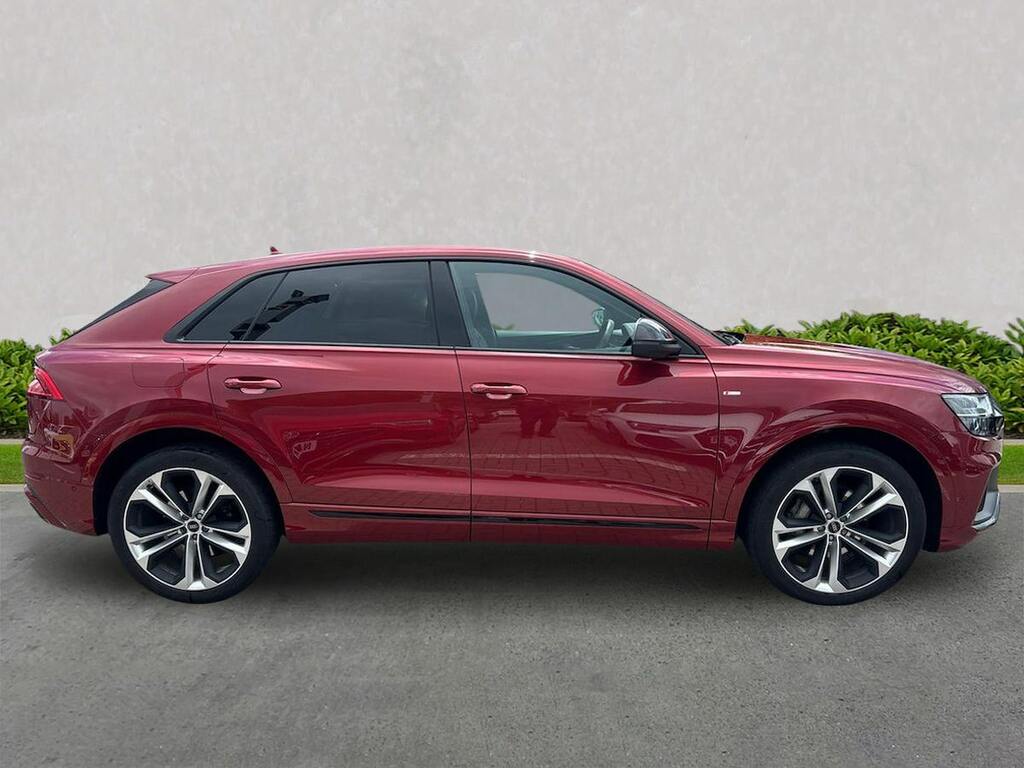 Audi Q8 3.0 Tfsi V6 55 Black Edition Suv Tiptro Red #3