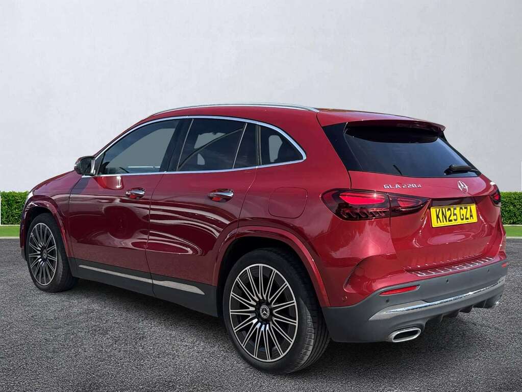 Mercedes-Benz GLA Class Gla 220D 4Matic Amg Line Premium Plus KN25GZA Red #2