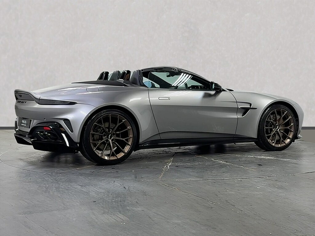 Aston Martin Vantage V8 2dr Auto Silver #4