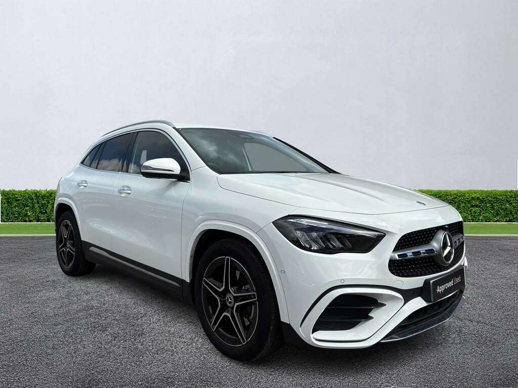 Mercedes-Benz GLA Class Gla 200 Amg Line Executive White