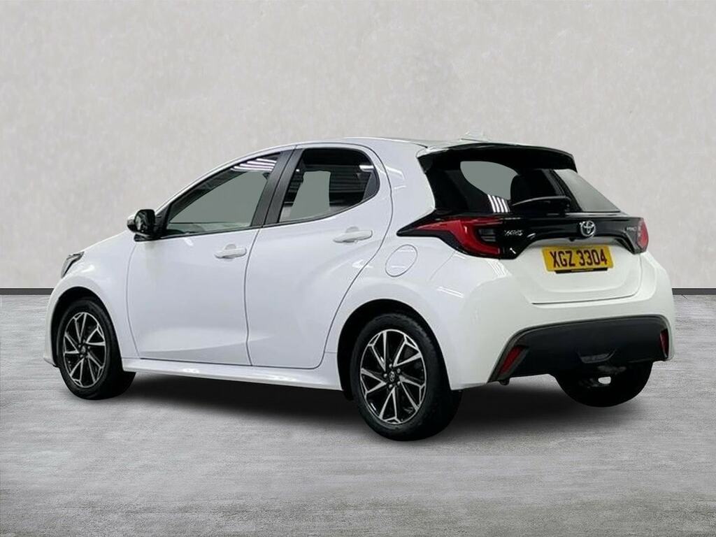 Toyota Yaris 1.5 Vvt-h Design Hatchback Hybrid E-cvt XGZ3304 White #2
