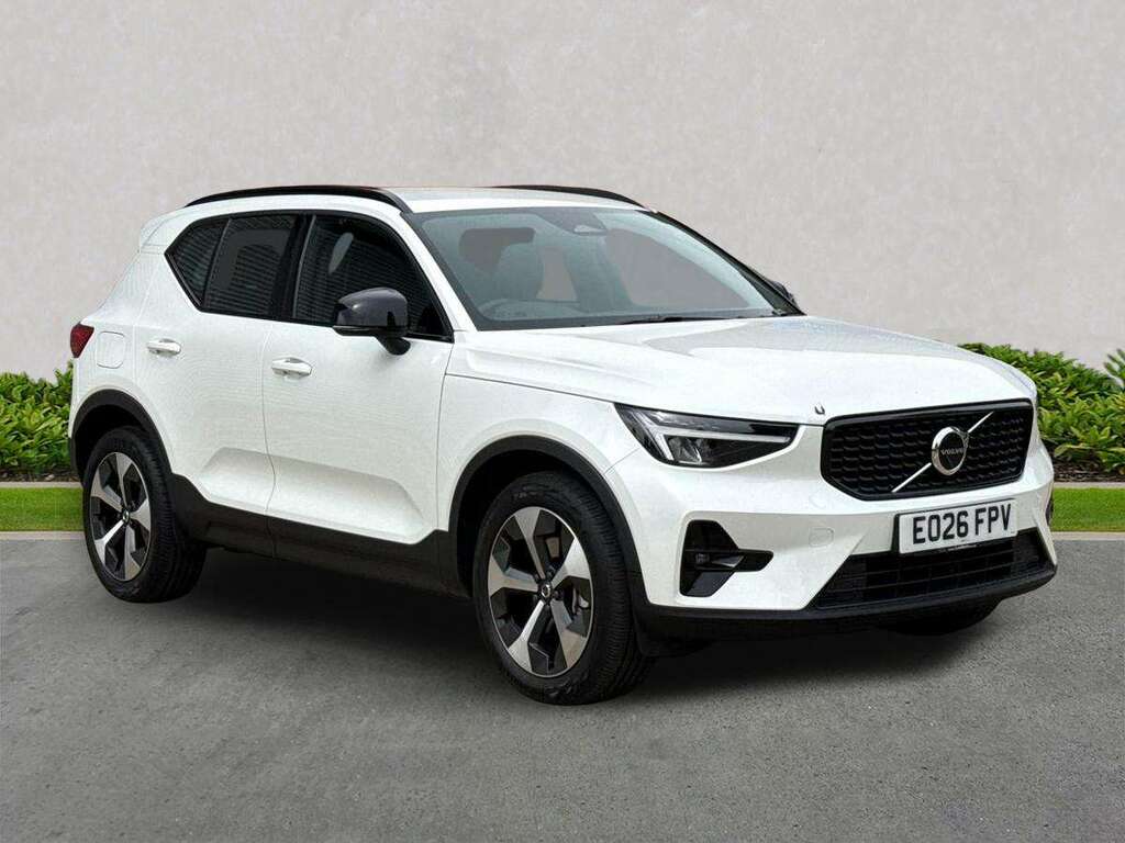 Volvo XC40 2.0 B3p Plus Dark White