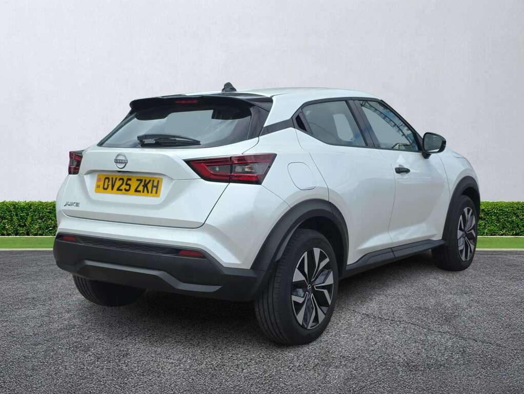 Nissan Juke 1.0 Dig-t Acenta Premium OV25ZKH White #2