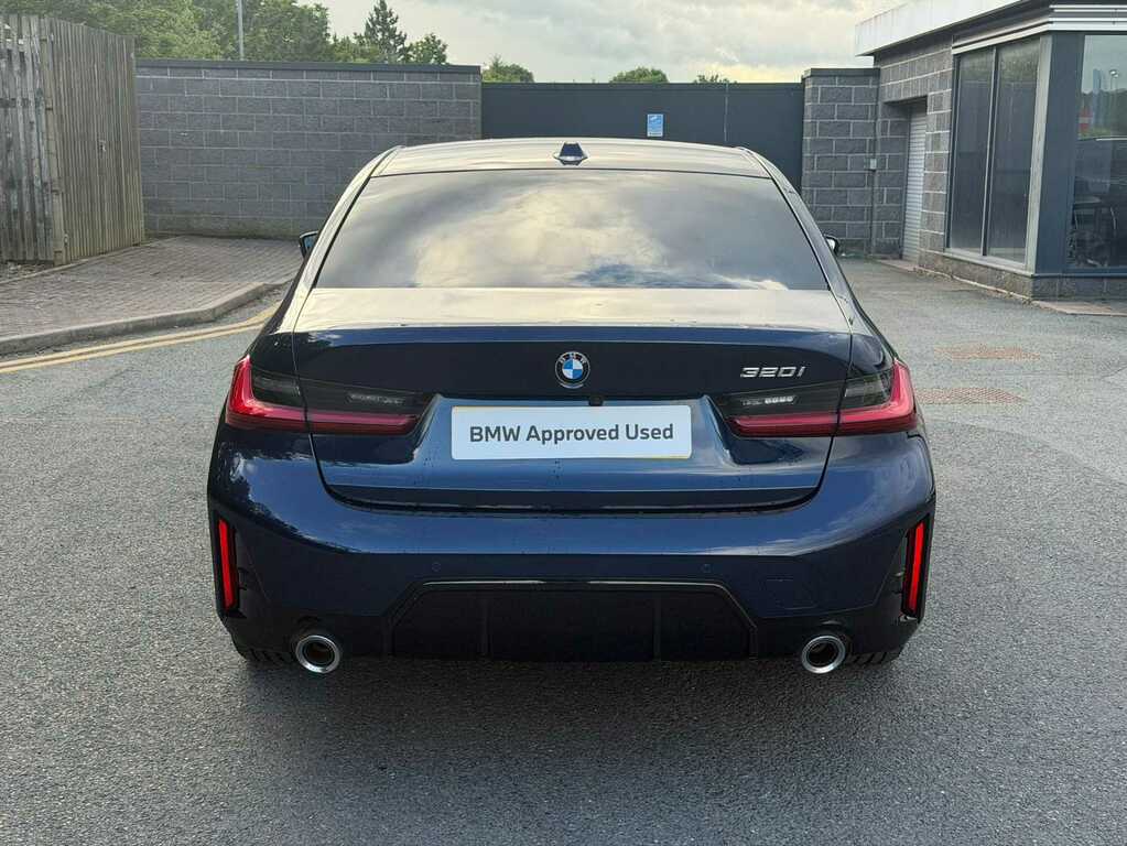 BMW 3 Series 320I M Sport Step DF74LMJ Blue #5