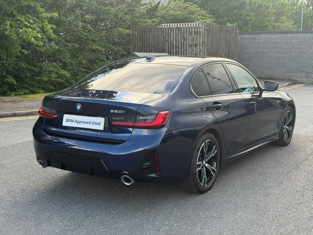 BMW 3 Series 320I M Sport Step DF74LMJ Blue #4
