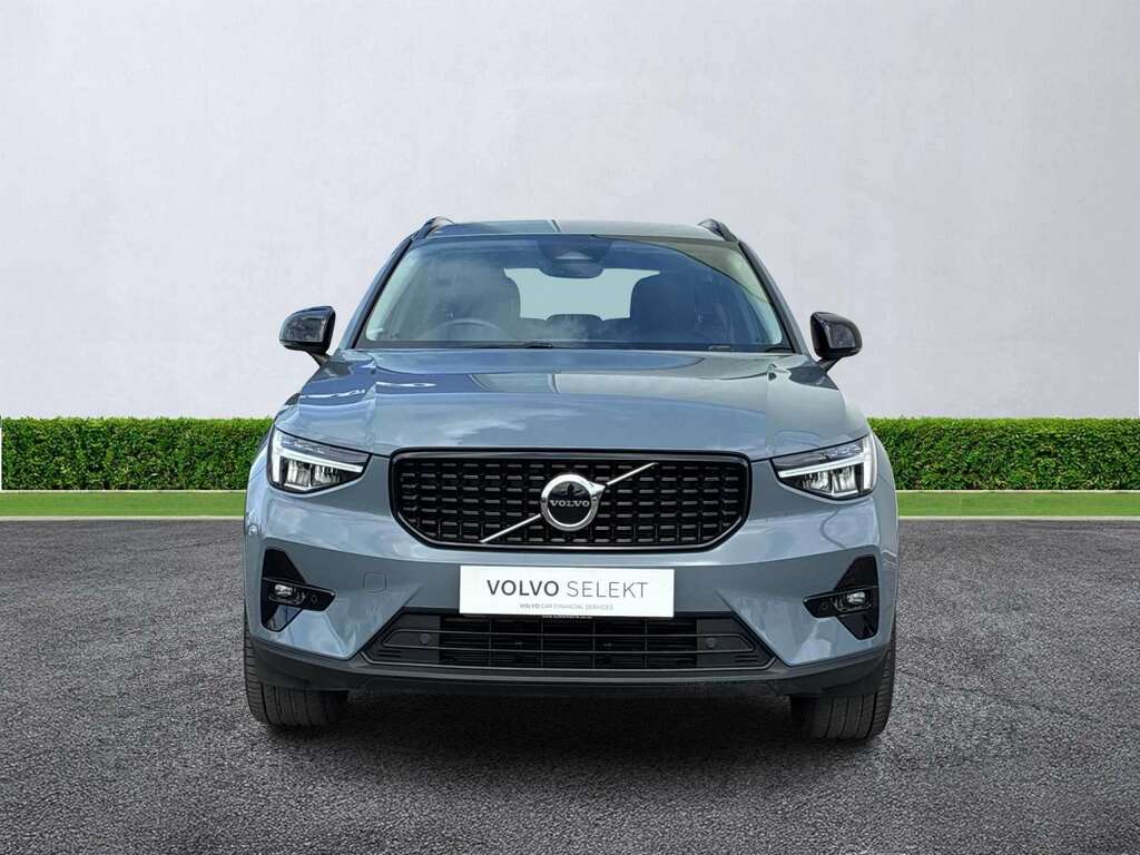 Volvo XC40 2.0 B4p Plus Dark Awd CK23LXO Grey #2