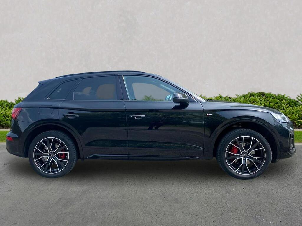 Audi Q5 2.0 Tdi 40 Edition 1 Suv S Tronic Quatt NV72YAH Black #3
