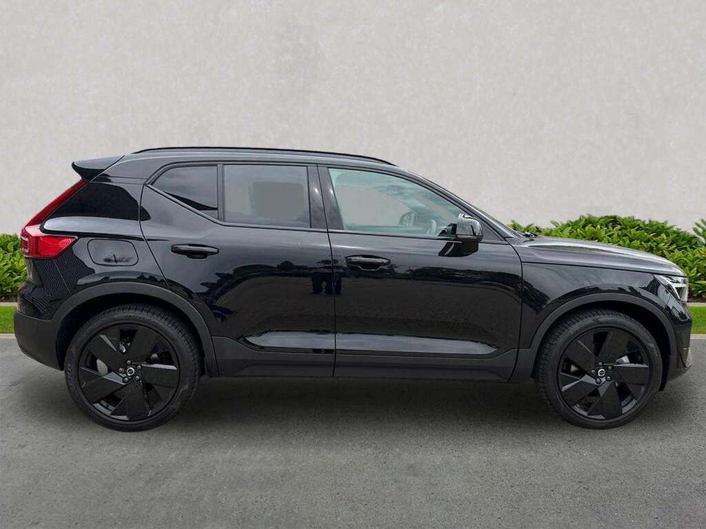 Volvo XC40 2.0 B3p Plus Black Edition EO26FPJ Black #3