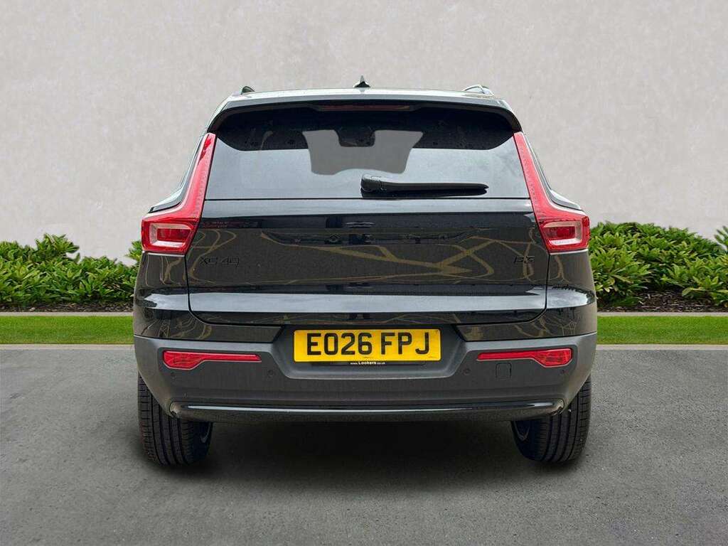 Volvo XC40 2.0 B3p Plus Black Edition EO26FPJ Black #4
