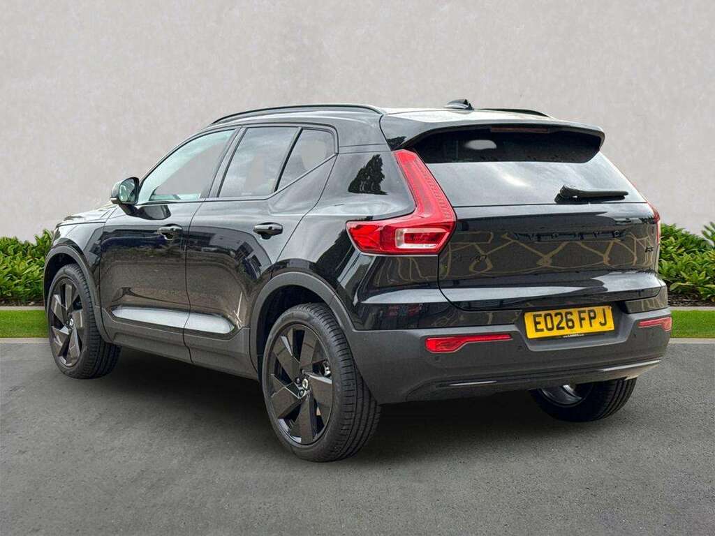 Volvo XC40 2.0 B3p Plus Black Edition EO26FPJ Black #2