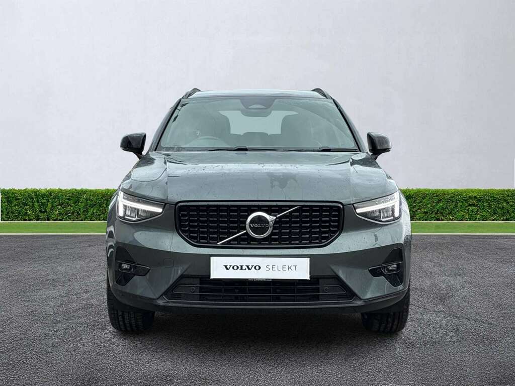 Volvo XC40 2.0 B4p Plus Dark SG26MVY Green #2